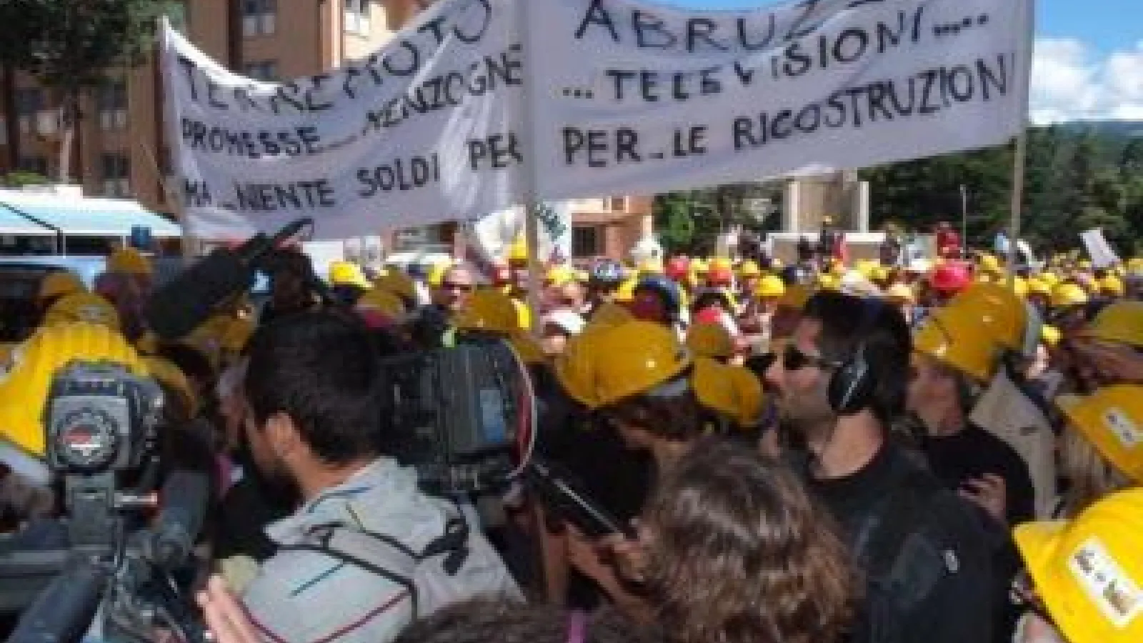 Protezione Civile SpA: proteste di sindacati, volontari e associazioni Protezione Civile SpA: proteste di sindacati, volontari e associazioni