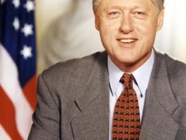 Bill Clinton, ex presidente degli Stati Uniti, operato d'urgenza al cuore