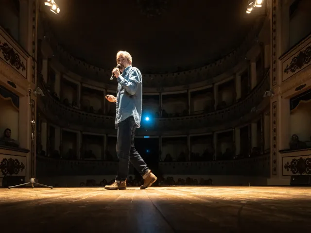 All'auditorium San Francesco di Perugia Curiuss porta in scena "Fallisci ancora Fallisci meglio"